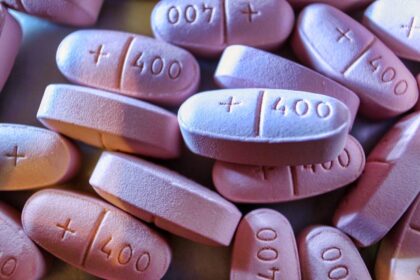 Photo depersonalization derealization treated antidepressants