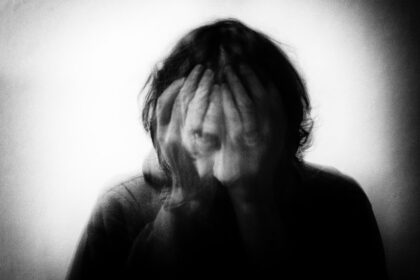 Photo depersonalization-derealization disorder