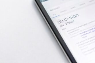 Photo depersonalization derealisation test