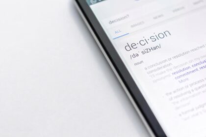 Photo depersonalization derealisation test