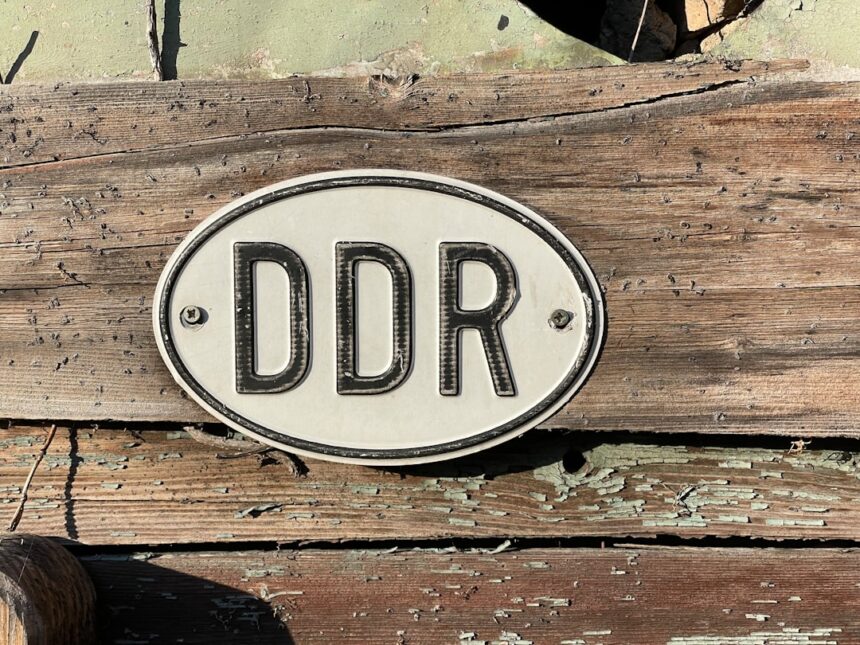 Photo depersonalization-derealization disorder