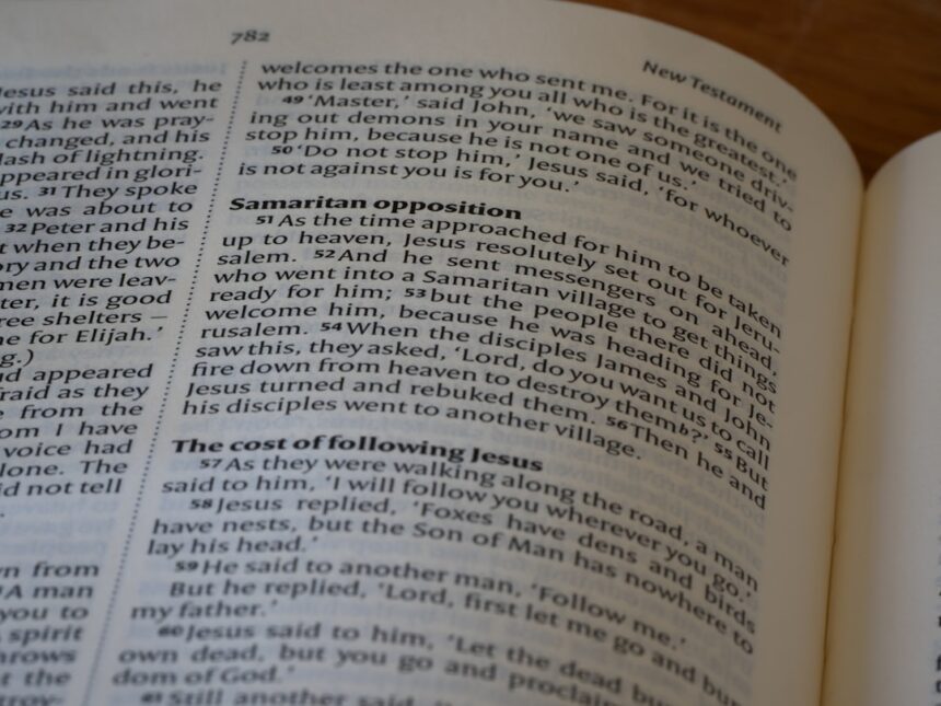 Photo depersonalization vs derealization