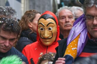 Photo mask wearing psychology mental health