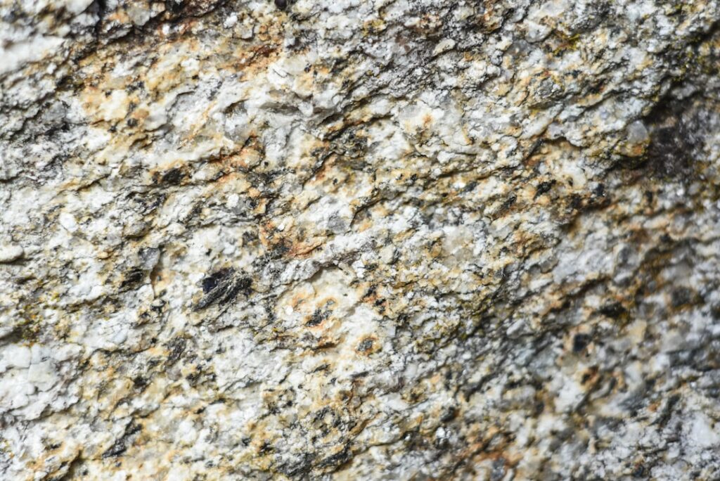 The Power of Grey Rock: Navigating Toxic Exits Grey rock tone helps ...
