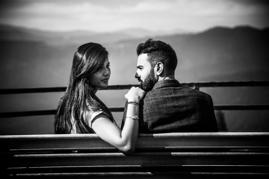 Photo fawners attract narcissistic partners