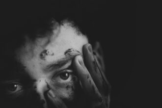 Photo trauma forward psychological deconstruction