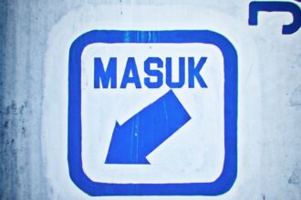 Photo mask lag
