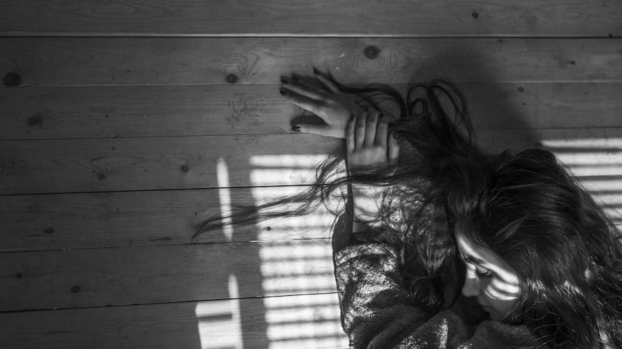 Photo trauma forward psychological deconstruction