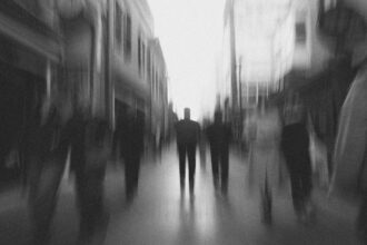 Photo trauma-forward psychological deconstruction