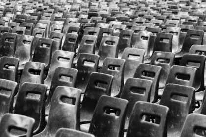 Photo empty seat syndrome