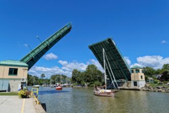 Photo lower the drawbridge