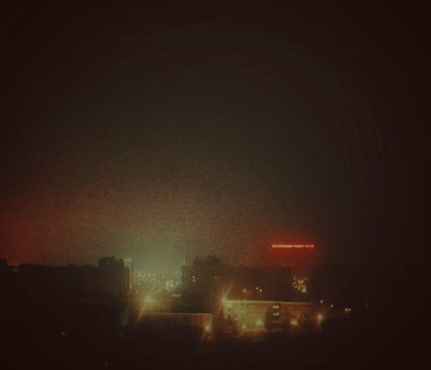 Photo late night scrolling