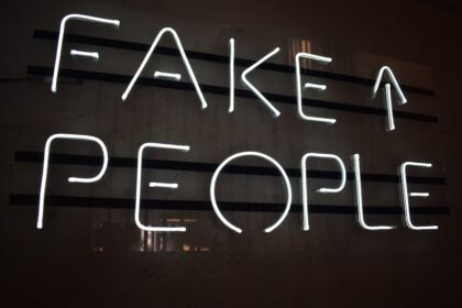 Photo fake conversations