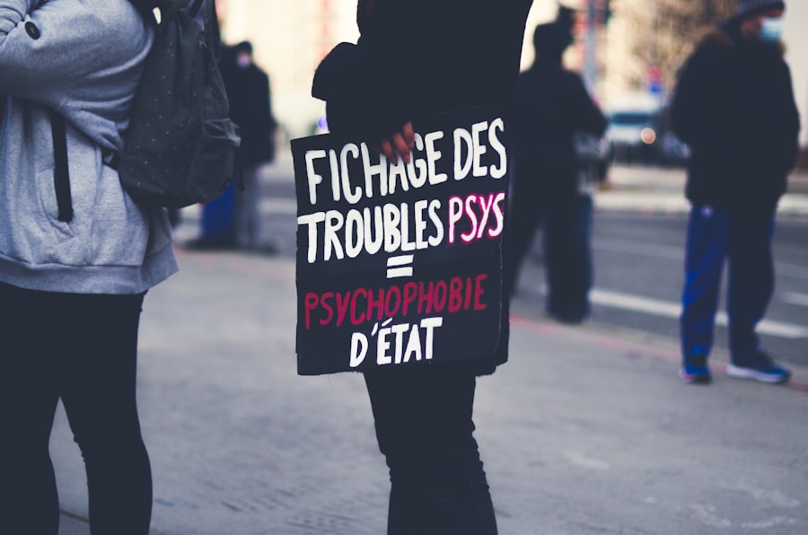 Photo emotionally unavailable people
