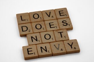 Photo emotionally unavailable people