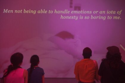 Photo emotionally unavailable people