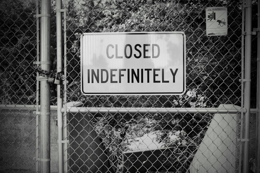Photo abandoning boundaries