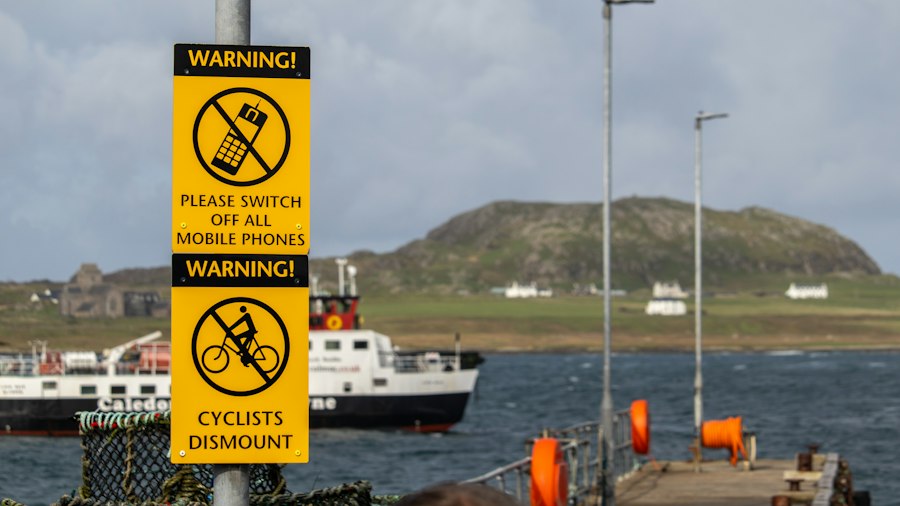 Photo ignore inner warning signs