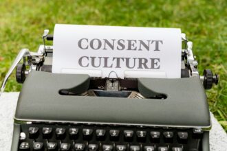 Photo voluntary conformity psychology