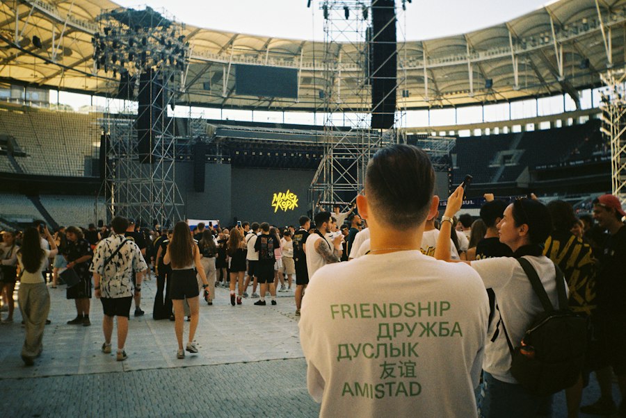 Photo attend event without friend