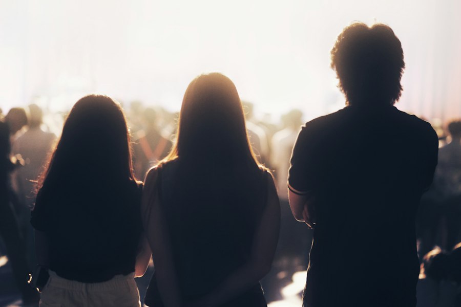attend event without friend