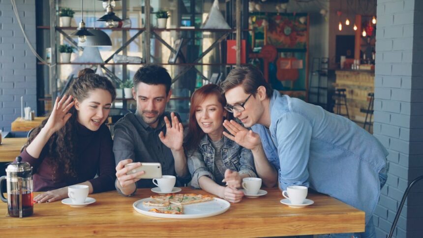 Photo lie about plans with friends