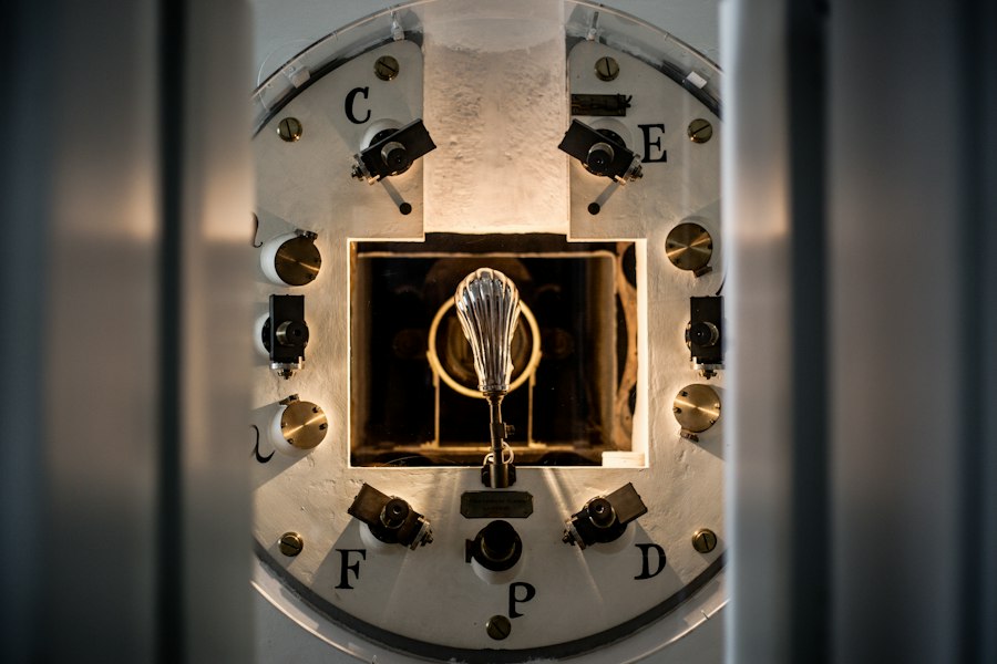Thorndike clock experiment