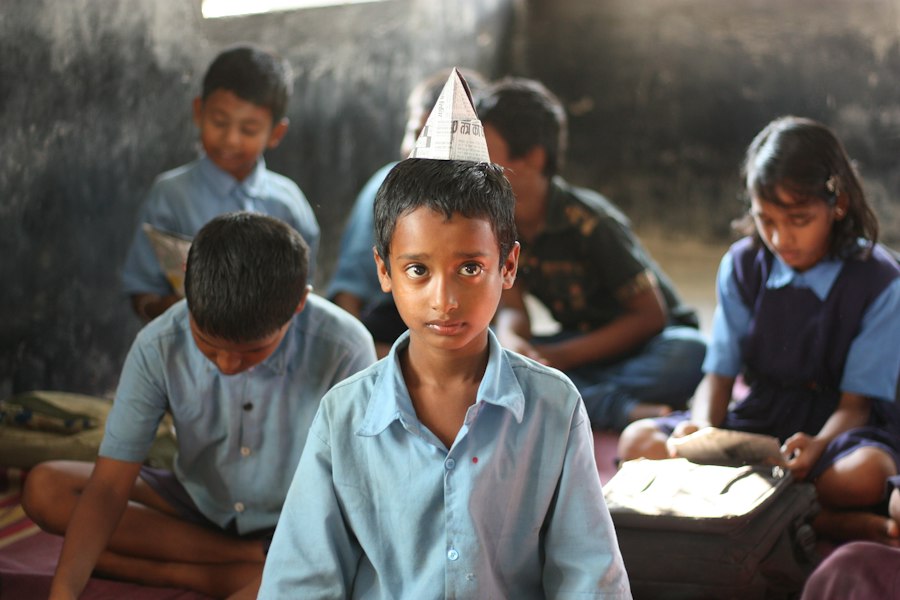 Photo gifted label impact on students