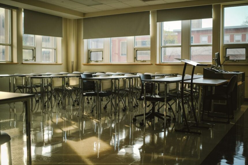 Photo modest expectancy effects in classrooms