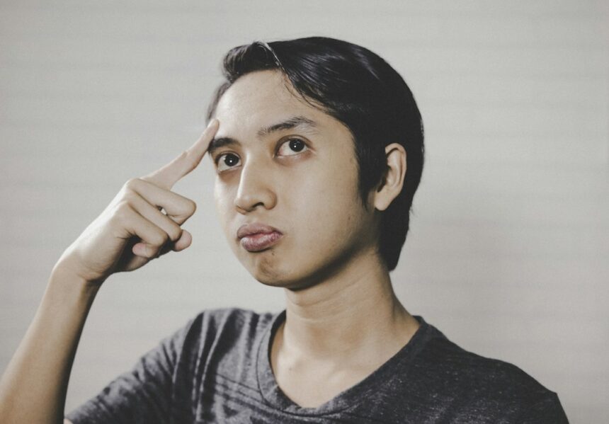 Photo smart people overthinking concept