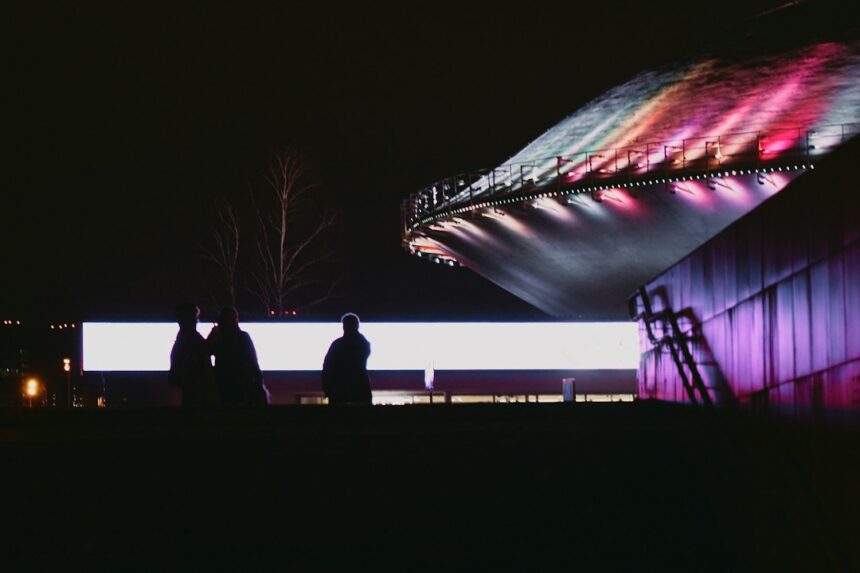 Photo UFO film brightness panel critique