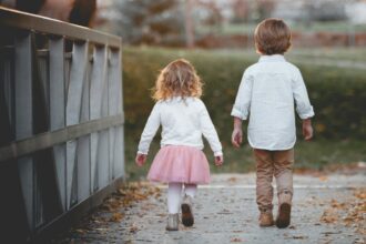 Photo siblings different traits