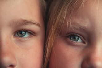 Photo schizophrenia identical twins study