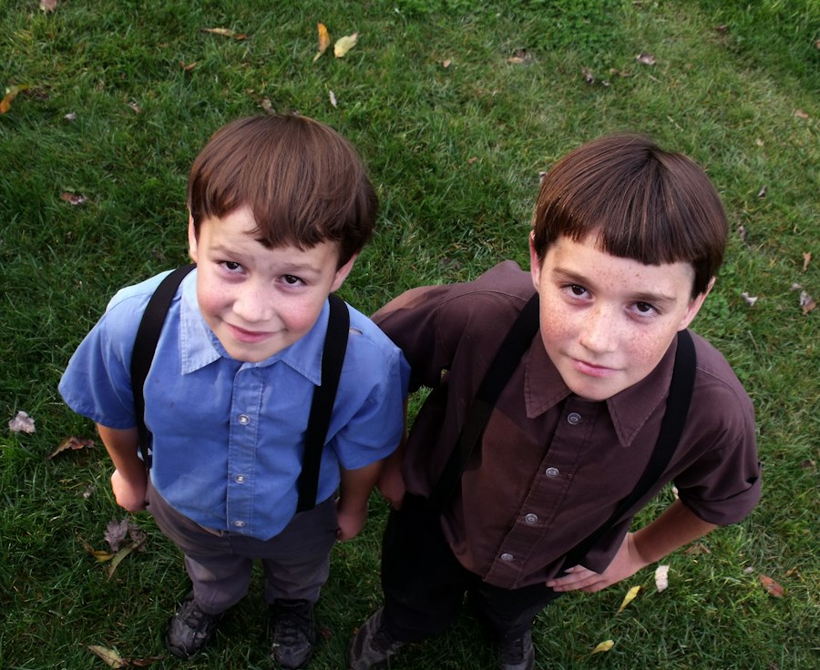 identical twins schizophrenia severity differences