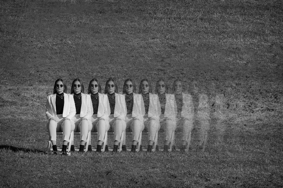 Photo four identical sisters different lives