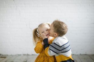 Photo siblings childhood memory differences